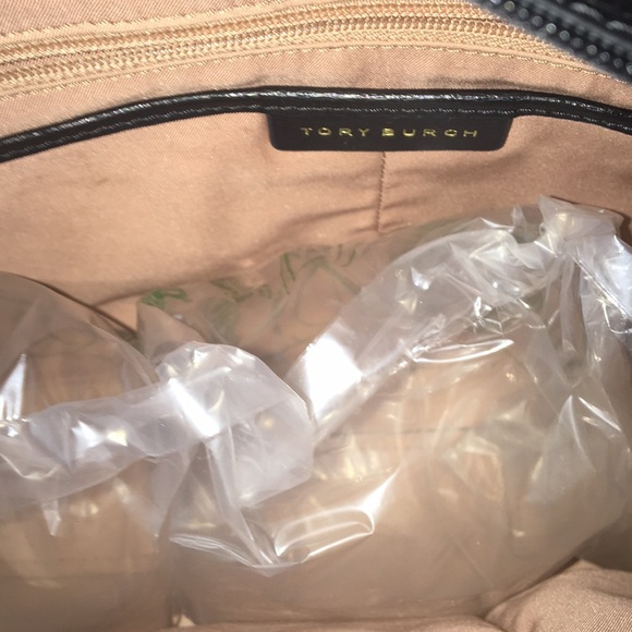 ⭐️ Tory Burch Robinson Tote ⭐️ - Picture 6 of 7